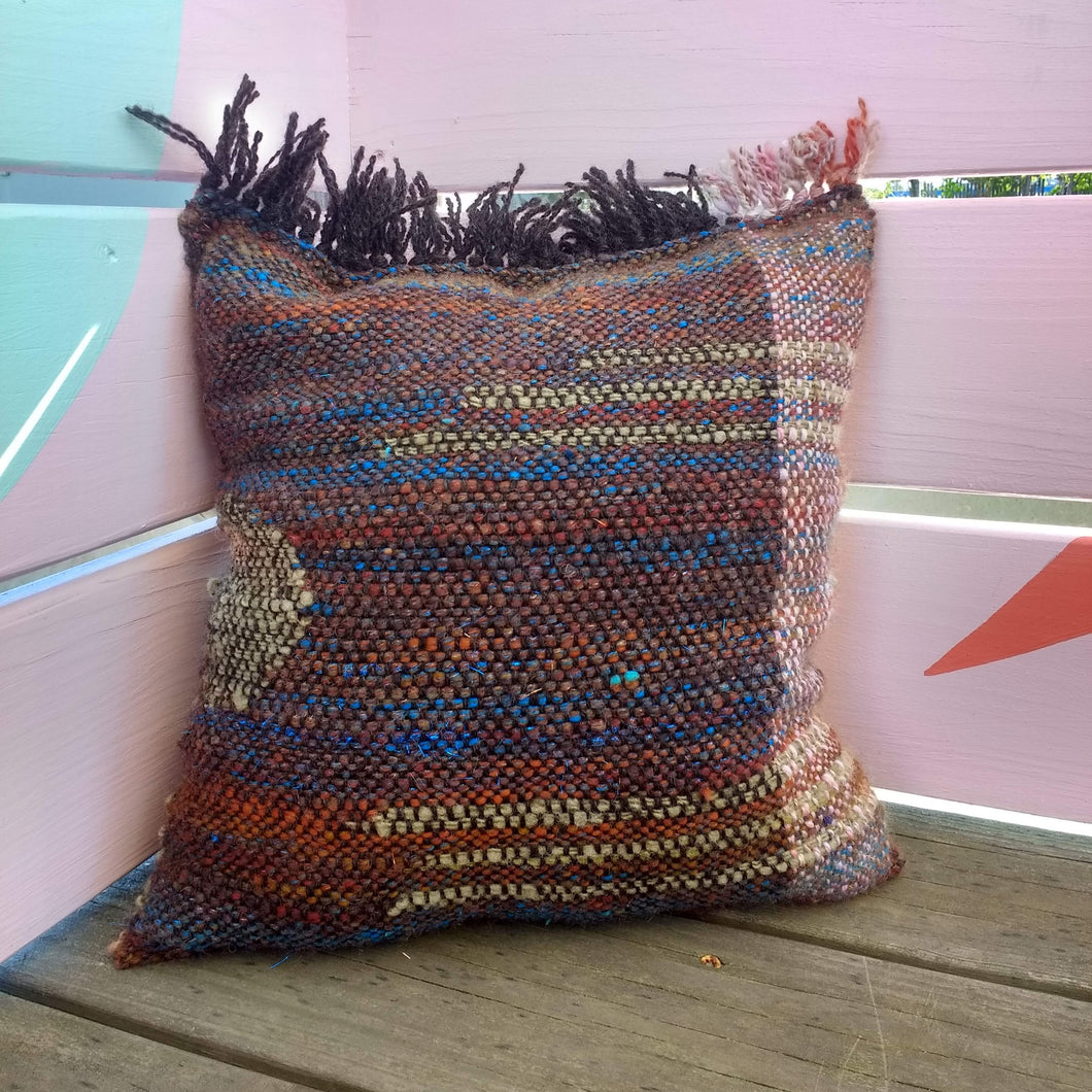 8.25.19 Clasped Weft Pillows with Casey Ryder